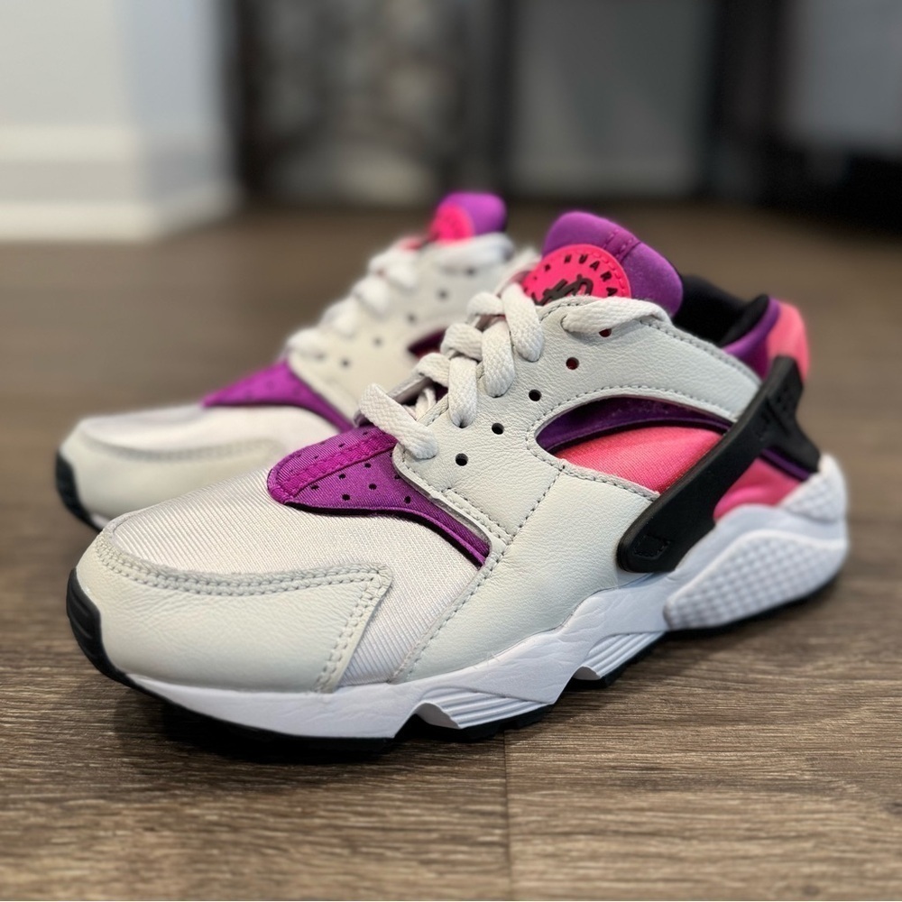 Nike Air Huarache "White/Black/Hyper Pink/Vivid Purple" sz 6 - Picture 2 of 5